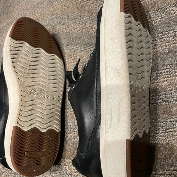 Kizik Women’s Vegas sz 7 - Picture 3 of 6
